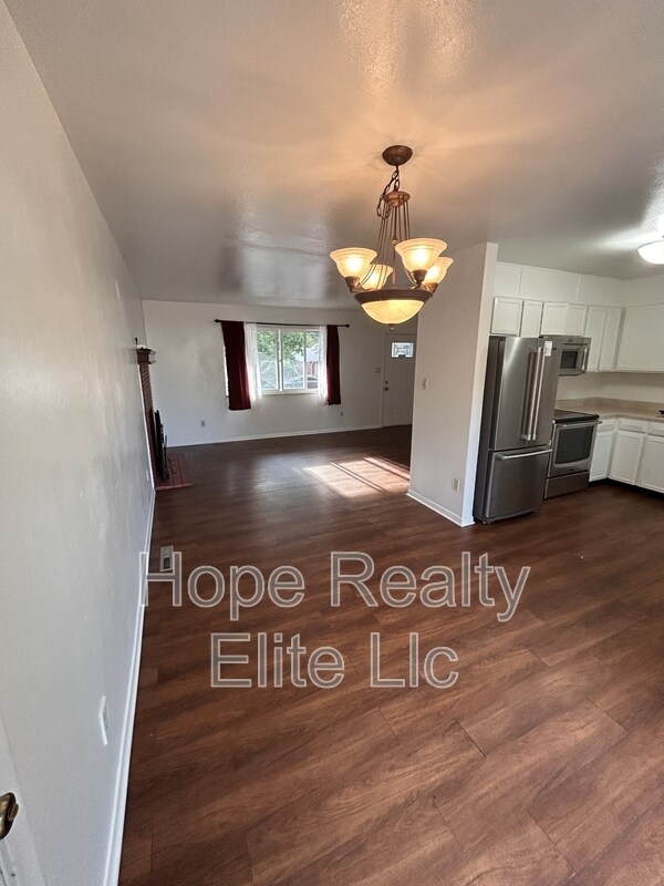 Building Photo - 1106 Querida Dr