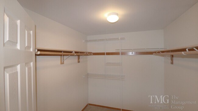 Building Photo - Beautiful 4-Bedroom Home with Custom Finishes & Thoughtful Layout