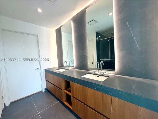 Building Photo - 1400 Biscayne Blvd