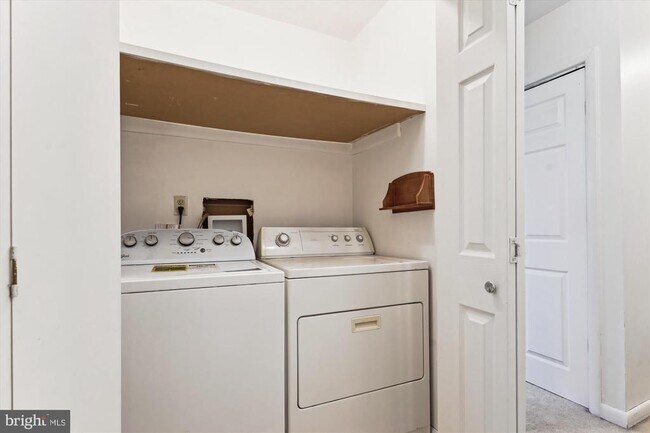 Building Photo - 5200 Sweet Gum Terrace