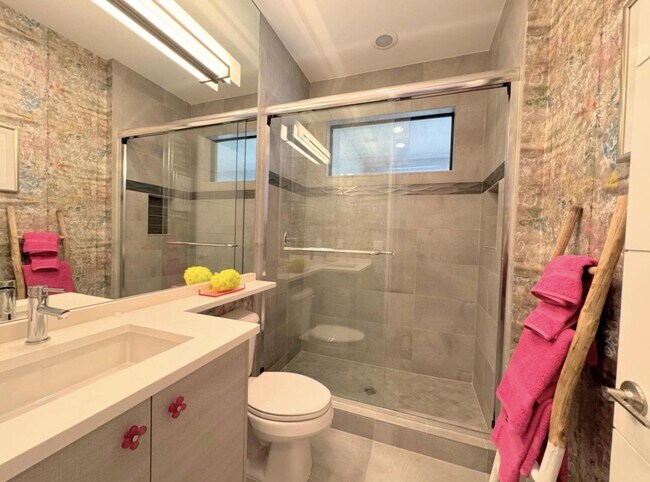 Building Photo - 17299 Pagoda Palms Dr