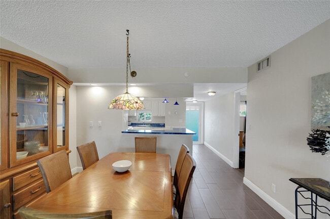 Building Photo - 8980 S Hollybrook Blvd