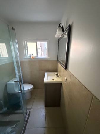 Building Photo - 1914 6th Ave