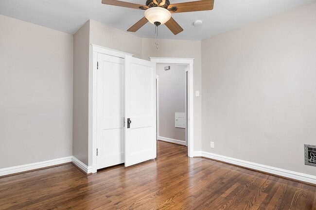 Building Photo - 4914 Tholozan Ave