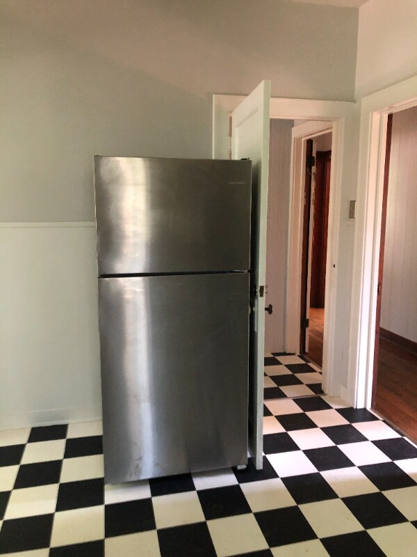 Building Photo - 800 N Mound St