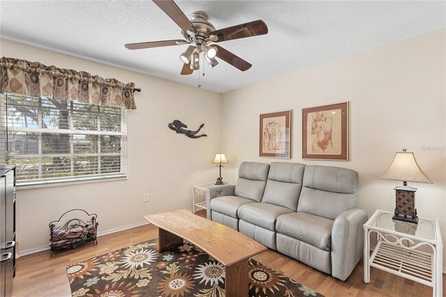 Building Photo - 4527 Hamlets Grv Dr