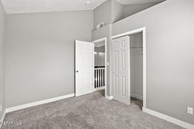 Building Photo - 729 Paseo Sereno Dr