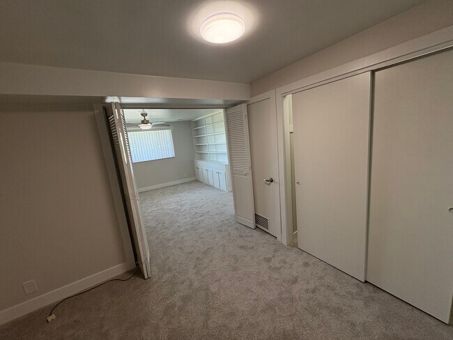 Building Photo - 1833 S Jeri Dr