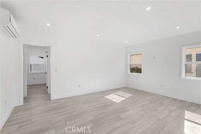 Building Photo - 324 13th St