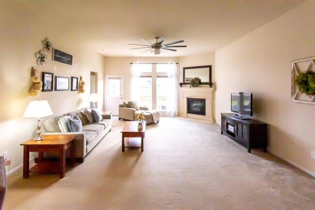 Living room - 9914 Knob Hollow Way