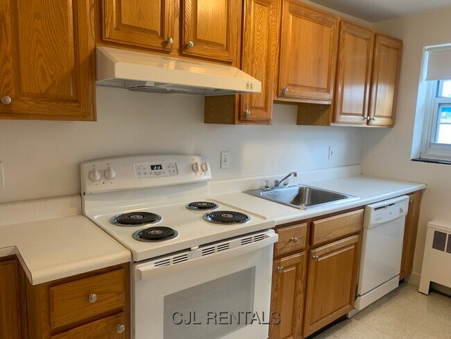 Primary Photo - 27 N Union St