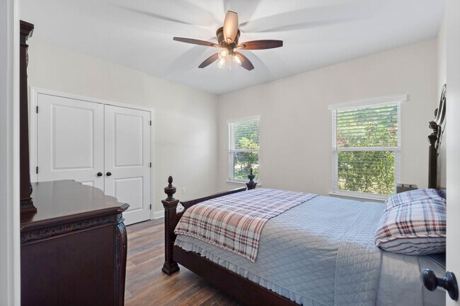 Building Photo - 48B Longwood Drive
