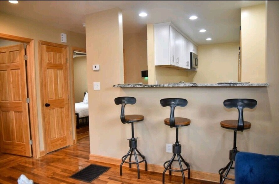 Building Photo - 1917 Taylor Ave