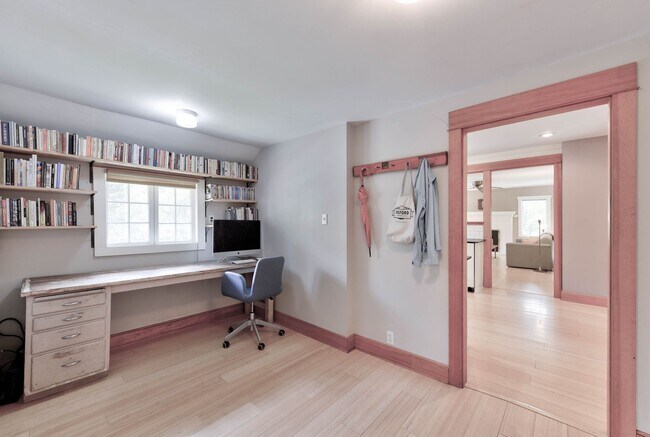 Building Photo - Beautiful Craftsman Bungalow on the edge of the Historic Fort Russell Dristrict