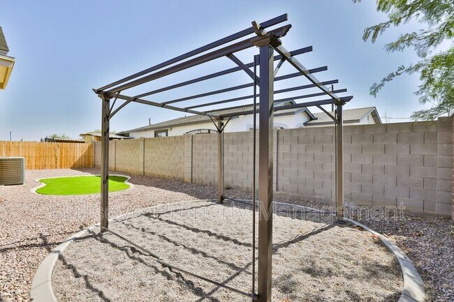 Building Photo - 5119 S 11th Pl