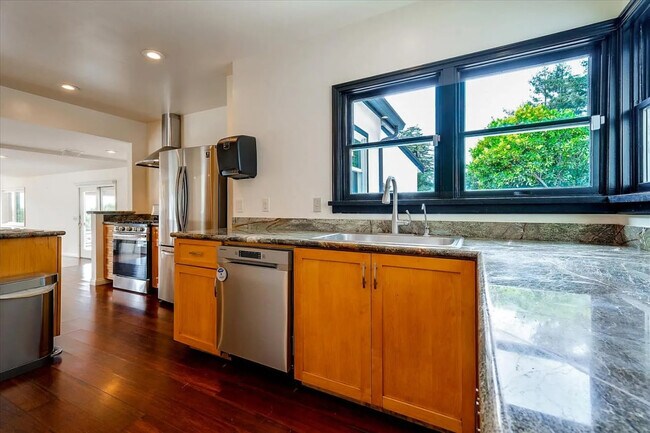 Building Photo - 1006 Hecker Pass Rd