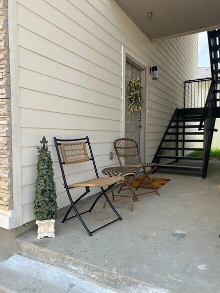 Building Photo - 1201 Gage Ave