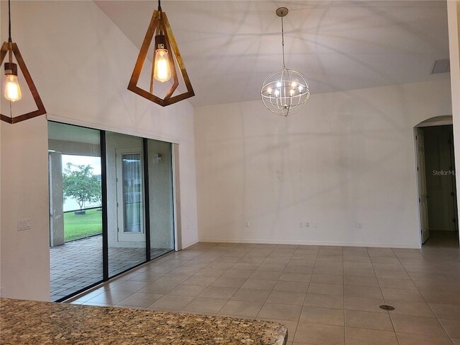 Building Photo - 629 Rosemary Cir