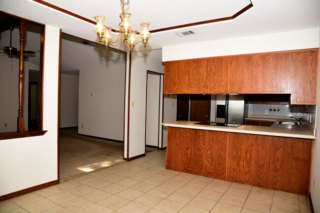 Building Photo - 822 St Joseph Cove