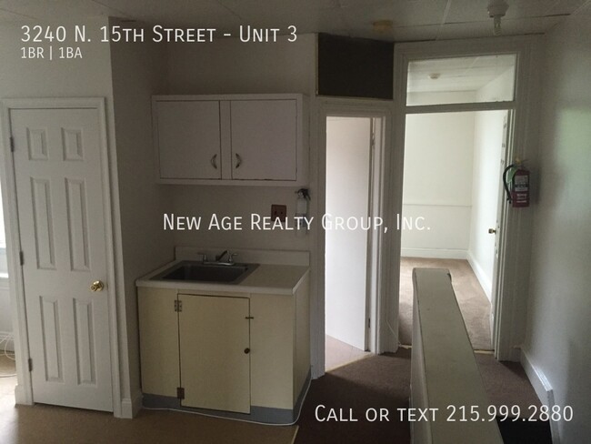 Building Photo - Spacious apartment available in North Philly!