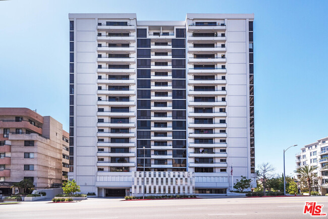 Building Photo - 10660 Wilshire Blvd