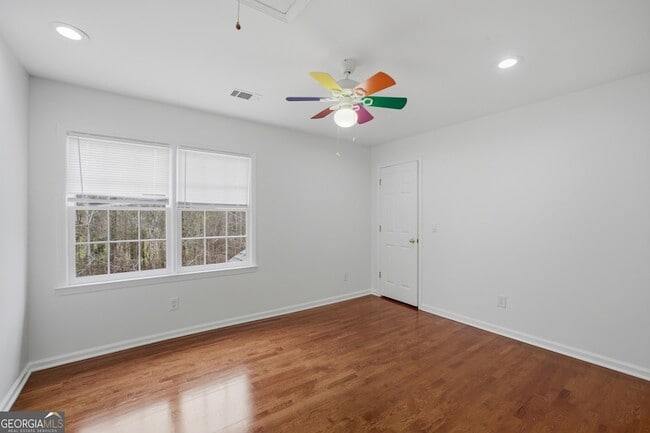 Building Photo - 3303 Greencastle Chase NE