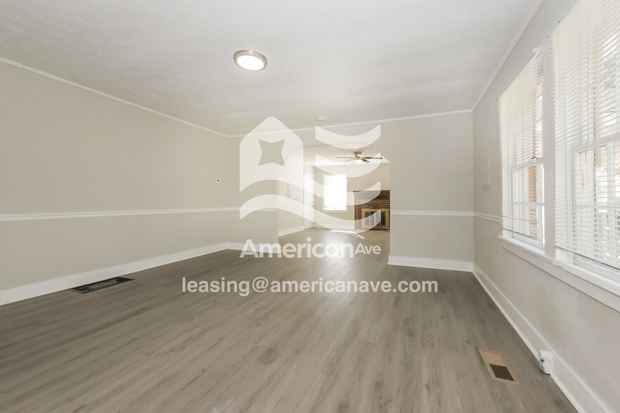 Building Photo - 2116 15th Ave
