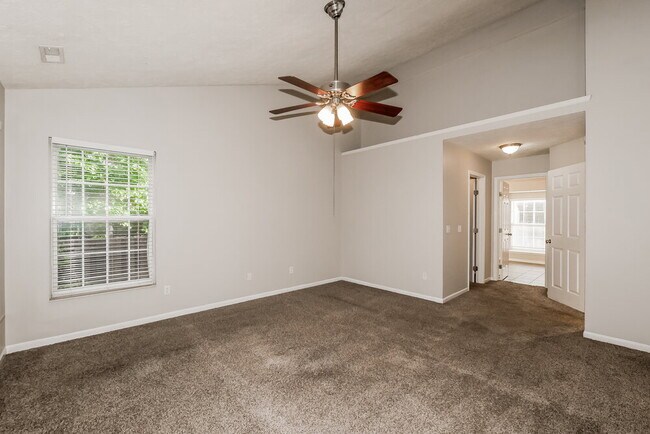 Building Photo - 401 Creekstone Dr
