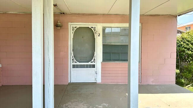 Building Photo - 337 N Fletcher Ave