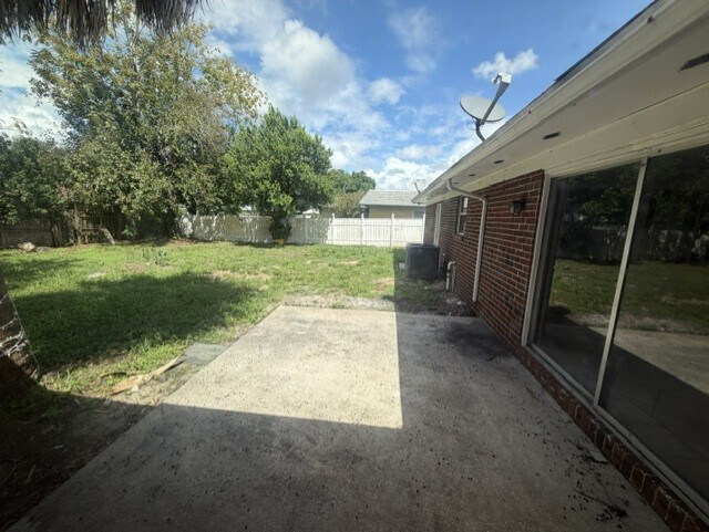 Building Photo - 3850 University Club Blvd