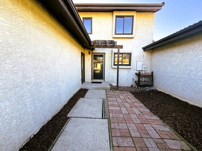 Building Photo - 7522 Madrid ct