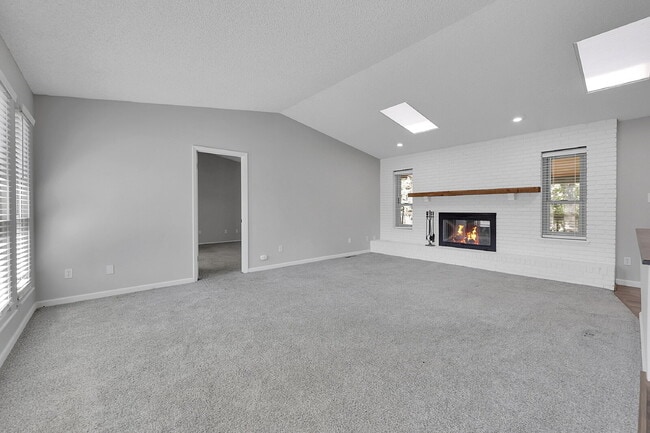 Building Photo - $2,600.00, 4-Bedroom, 3-Baths, Single Fami...