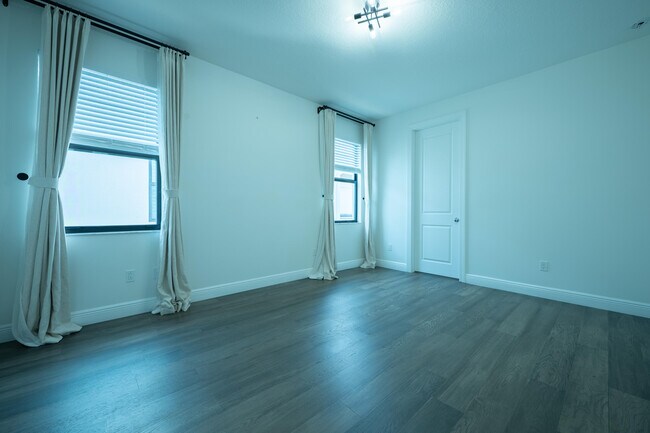 Building Photo - 13026 Artisan Cir