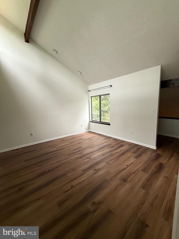 Building Photo - 4 Hazelhurst Dr
