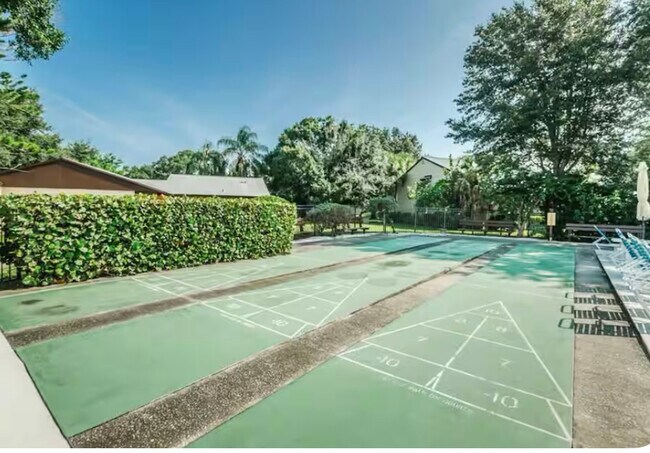 Building Photo - 4215 E Bay Dr