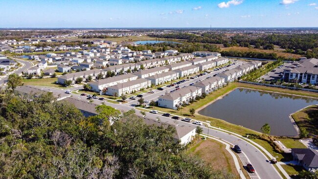 Building Photo - 10525 Oakside Dr