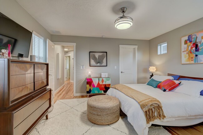 Building Photo - Sophisticated SE Boise Home Close To Downtown Boise