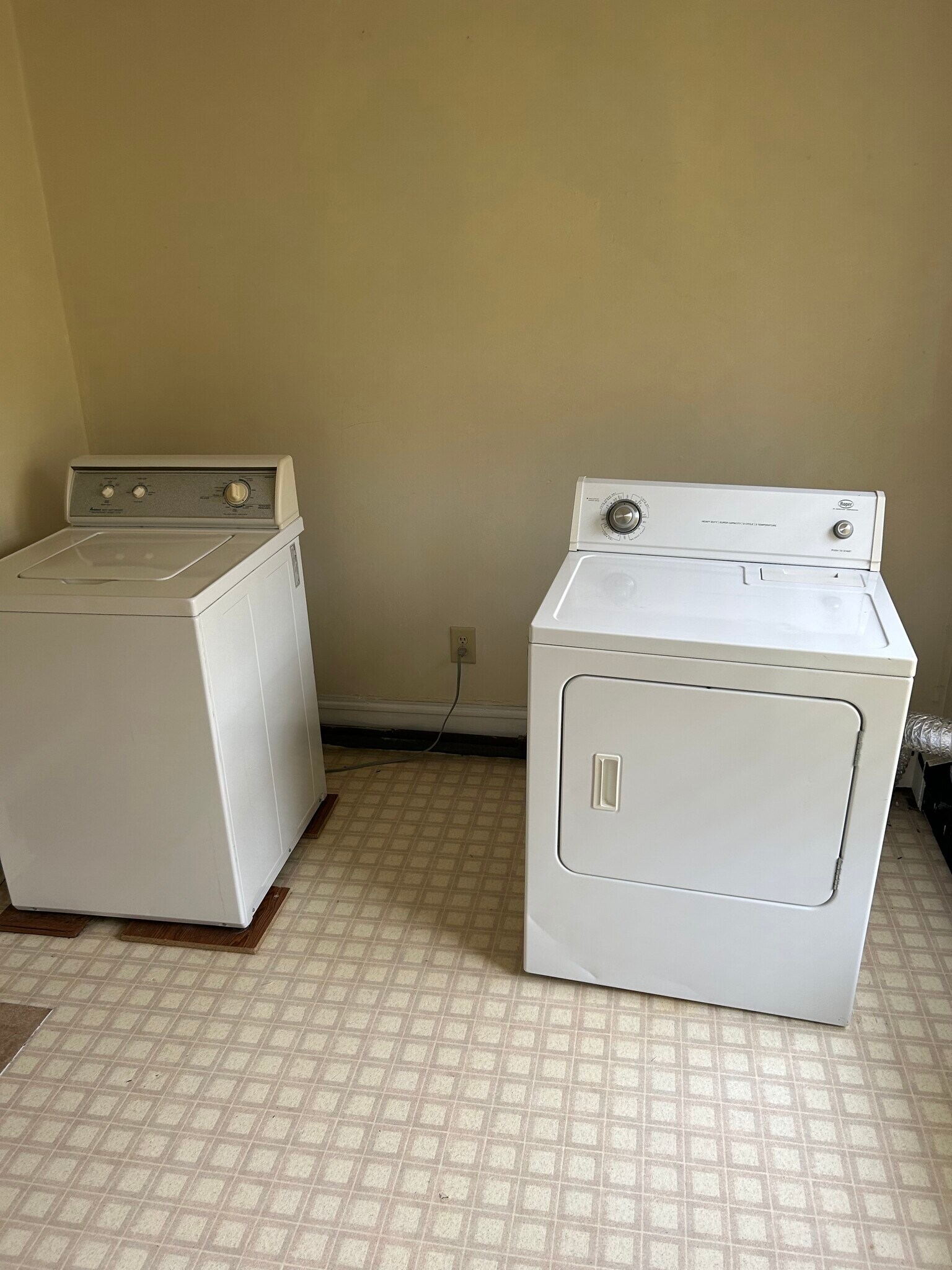 in apt laundry - W4160 Main Rd