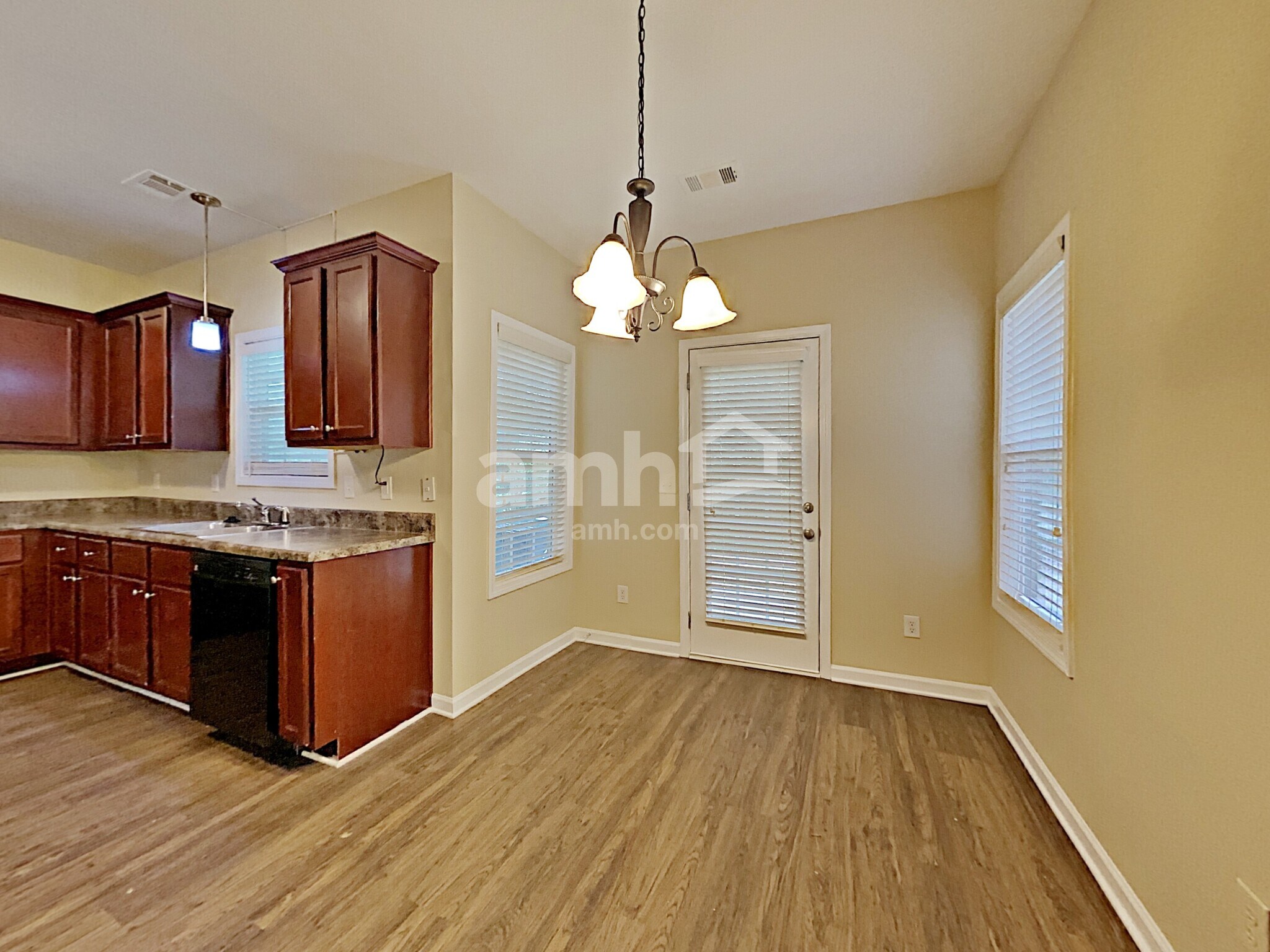 Building Photo - 2651 Freemont St