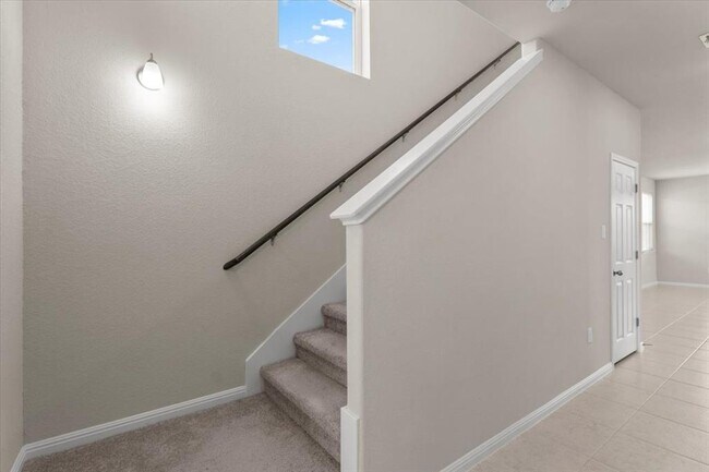 Building Photo - 121 Emerald Pass