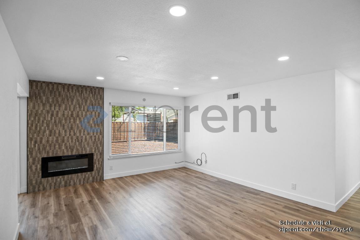 Building Photo - 999 Rawlings Dr