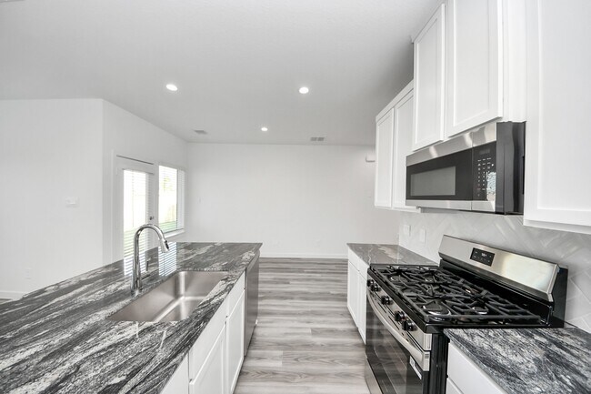 Building Photo - 10326 Penryn Frst Trl