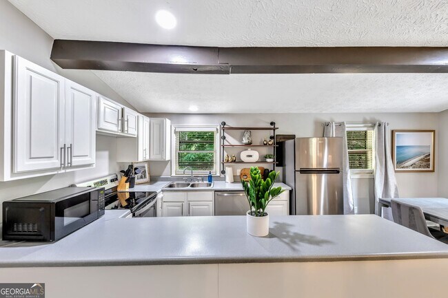 Building Photo - 165 Cole Lake Rd