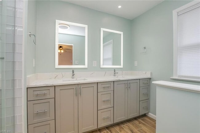 Building Photo - 521 Shakespeare Dr