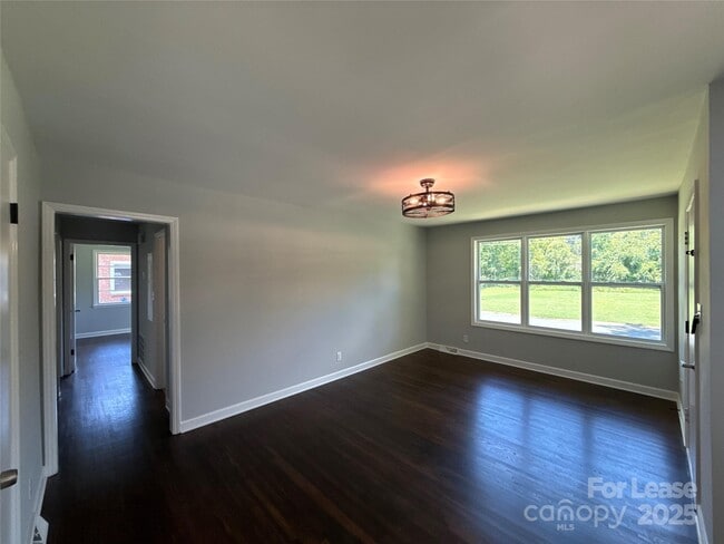 Building Photo - 5320 Dolphin Ln