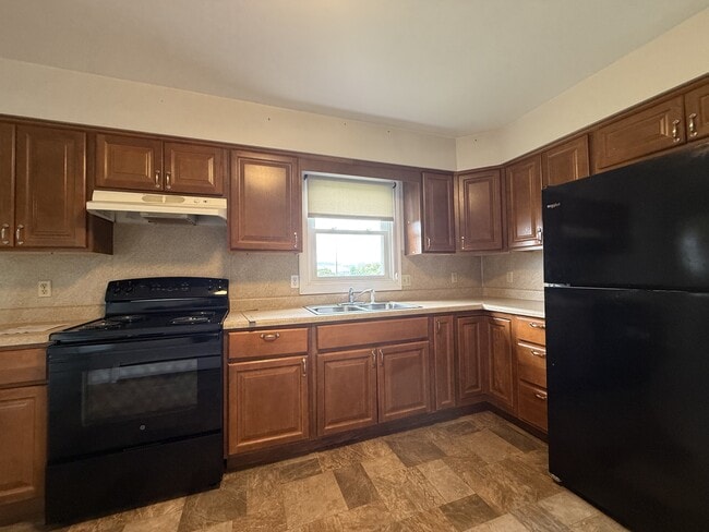 Building Photo - 165 Troup Rd