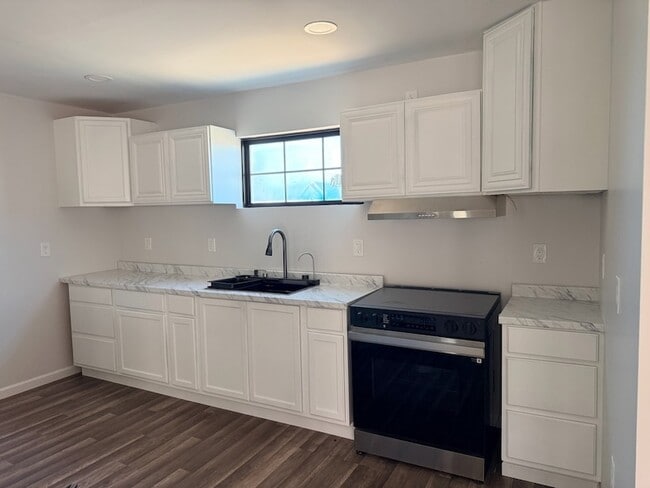 Building Photo - 3512 Castor St