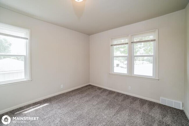 Building Photo - 4909 Norwood Avenue, Kansas City, MO 64133