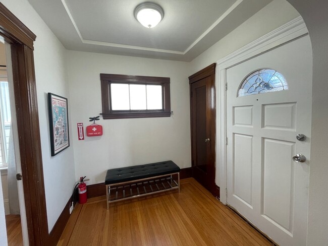 Building Photo - 2231 16th Ave