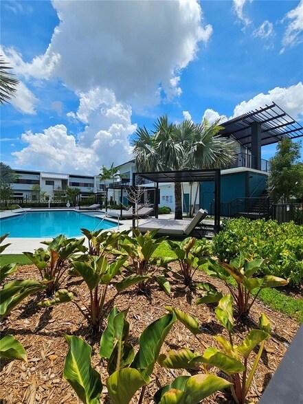 Building Photo - 4400 Sunrise Blvd